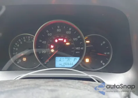 2016 Toyota Rav4 Le z USA, uszkodzony, nr VIN JTMBFREV0GJ094353